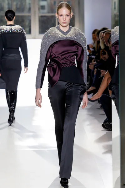 Look 30